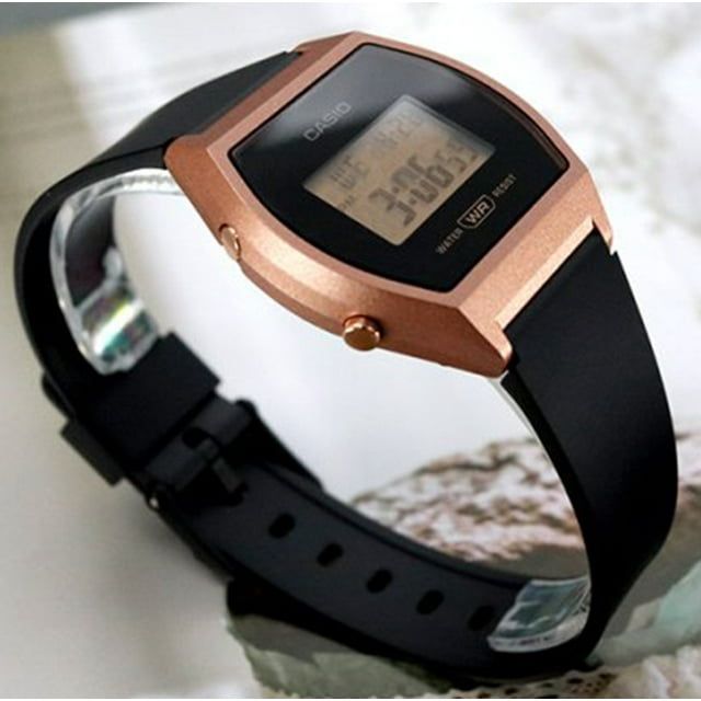 Casio Women's Sporty Casual Digital Watch