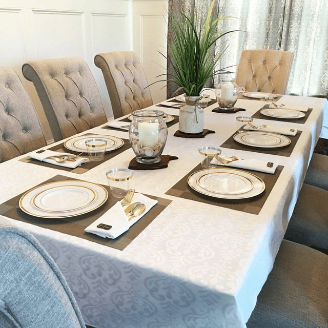 JL Prime 125 Piece Gold Plastic Plates & Cutlery Set, Re-usable Recyclable Plastic Plates with Gold Rim & Silverware, 25 Dinner Plates, 25 Salad Plates, 25 Forks, 25 Knives, 25 Spoons